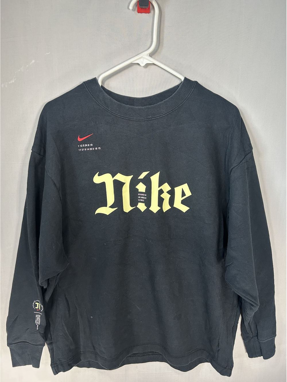 Nike Graphic Crewneck Sweatshirt